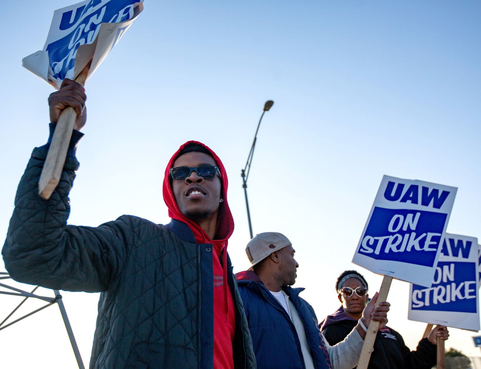 UAW workers on the picket line in Wentzville